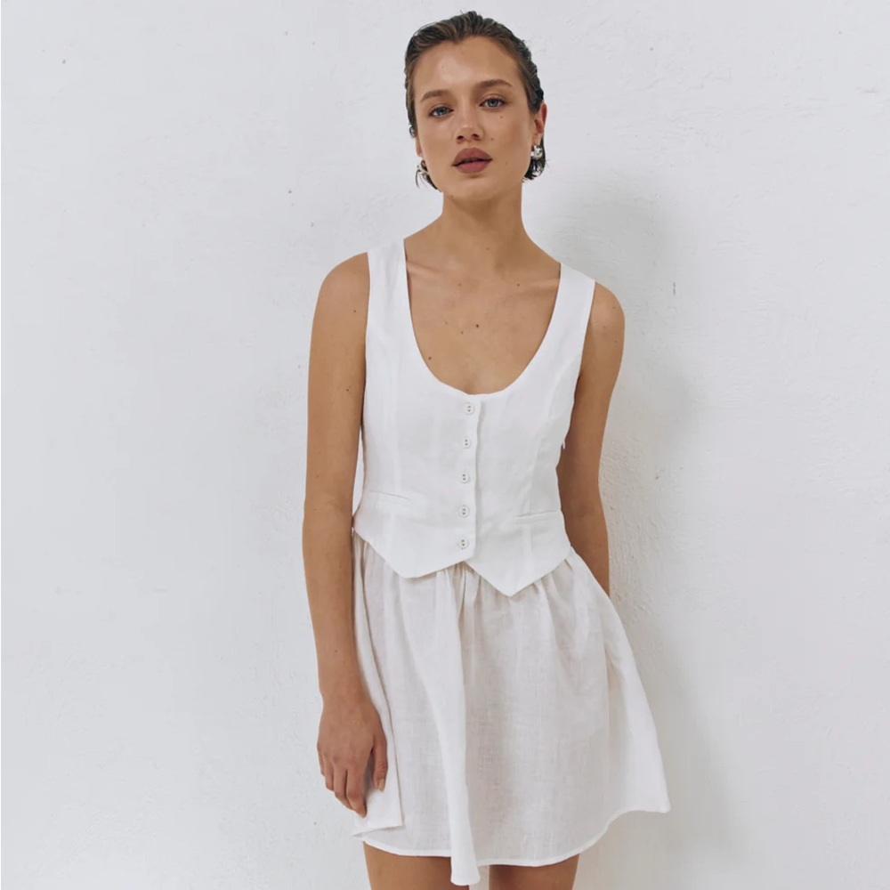 Elegant White Mini Dress